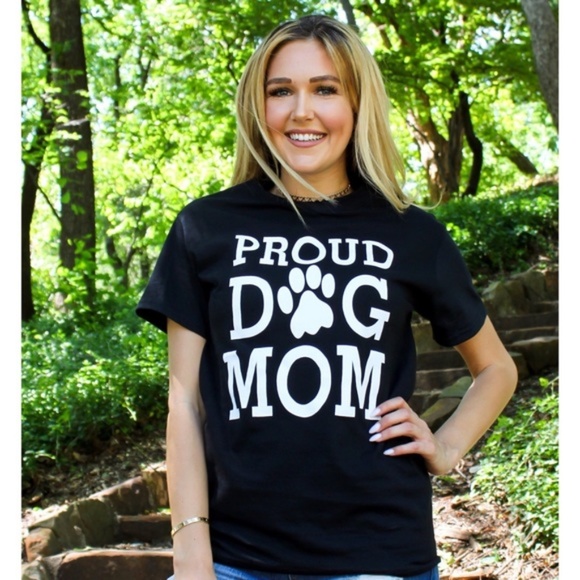 Tops - Proud Dog Mom Graphic Tee